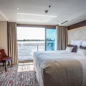 Viva Riverside Altstadt 4*, Düsseldorf Almanya