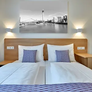 2* Otel Mcdreams Duesseldorf-city